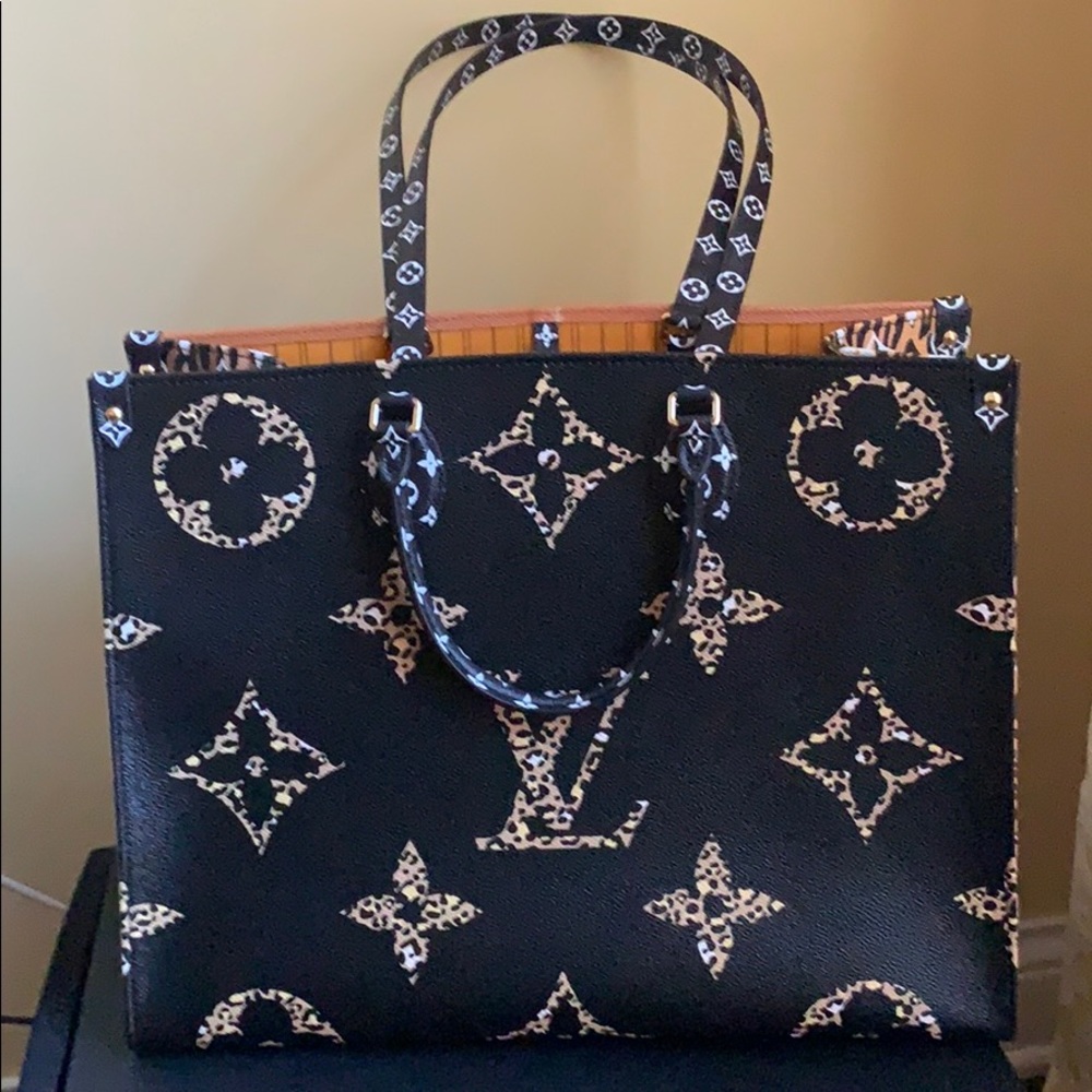 Louis Vuitton 2019 Monogram Giant Jungle Onthego